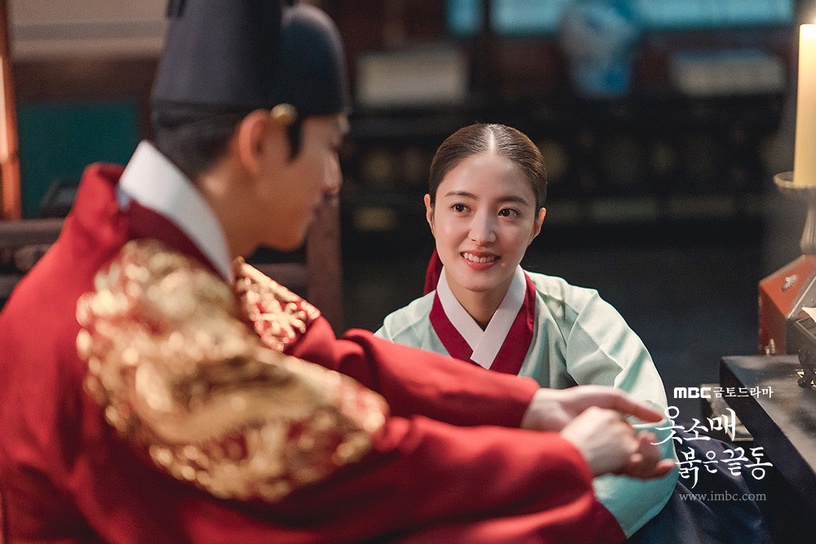《衣袖紅鑲邊》小說精選名場面!李祘酒醉撲倒,「德任啊不要逃」高甜圓房!德任竟想生7個?