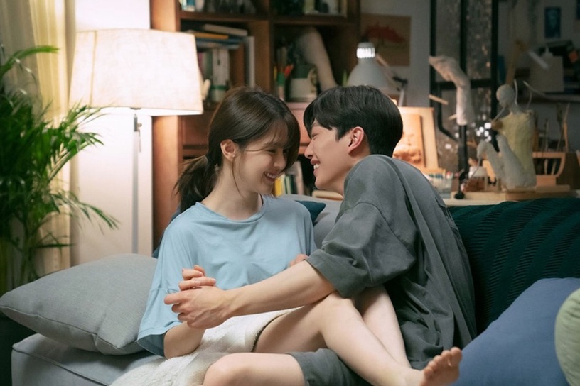 2022元旦情侶預測!IU&朴敘俊、宋江&韓韶禧都上榜,網友列證據指李敏鎬女友是她