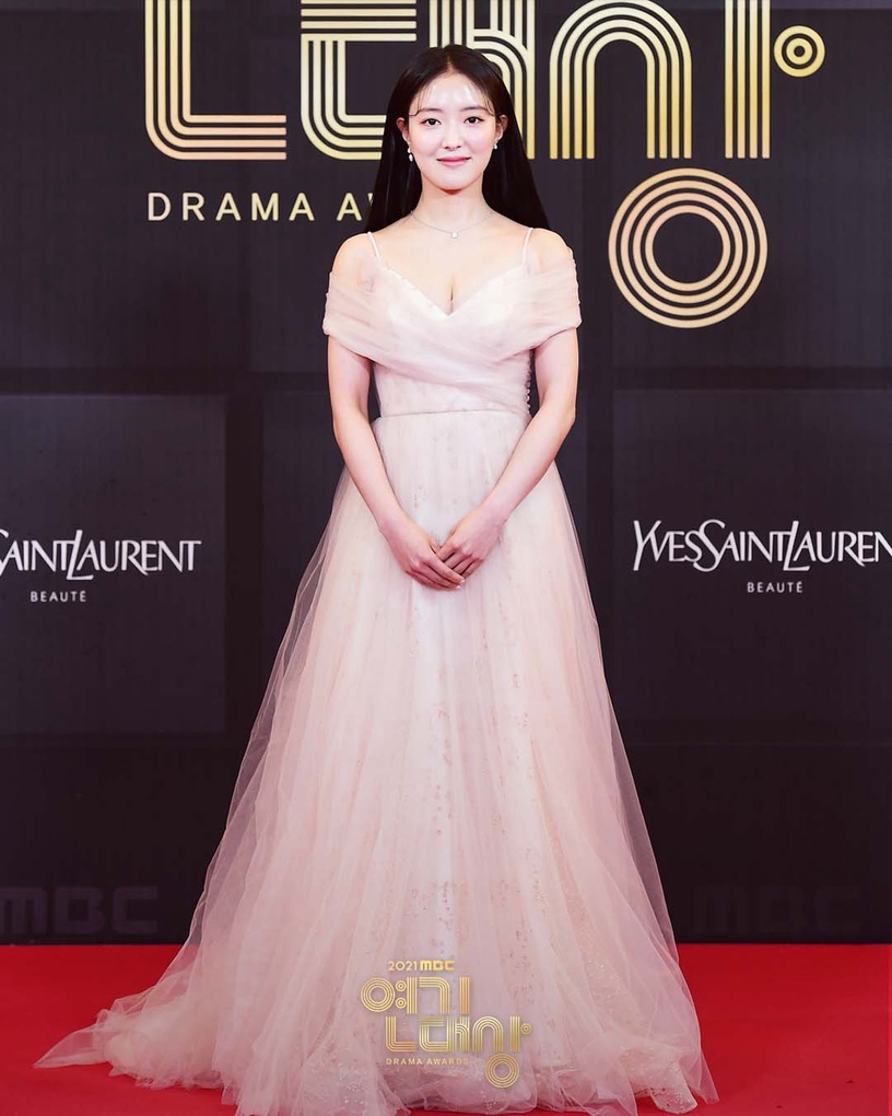 《衣袖紅鑲邊》結局前祘任現代重逢!2021MBC演技大賞,李俊昊&李世榮獲最佳CP,俊昊卻忘不了他?