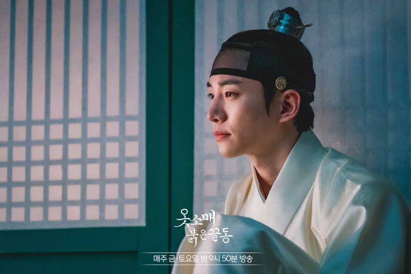 《衣袖紅鑲邊》劇版沒演的小說片段!小說「圓房」比劇版更慾,李祘不但超寵兒子,還是大醋王