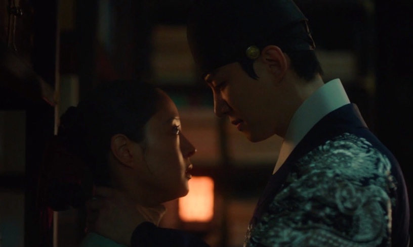 《衣袖紅鑲邊》劇本沒有的橋段!德任「告別自己」是導演加的,俊昊連「聲音」都有戲!