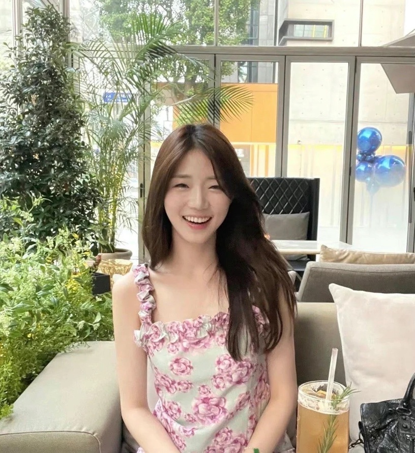 《單身即地獄》6位女性成員私服!貴氣辣妹宋智雅、純慾風申芝燕,撩男教科書穿搭公開