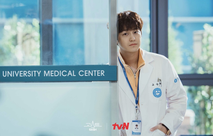 2022韓劇《Ghost Doctor》看點4:金汎變身臭手醫生「高勝卓」