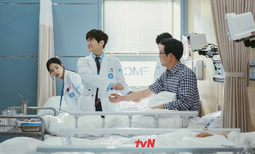 Rain、金汎《Ghost Doctor》首播收視開紅盤!奇幻+醫療題材,劇情輕鬆爆笑、步調快!