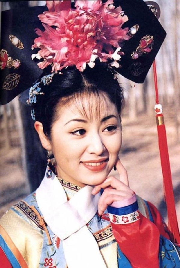 《華燈2》6女星年輕舊照!楊謹華造型太衝擊,林心如出道27年都沒變,郭雪芙20歲長這樣