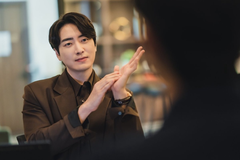《那年我們》如果你是延秀會喜歡誰?崔雄的愛太美好,張組長超討厭,人氣卻不輸崔雄?