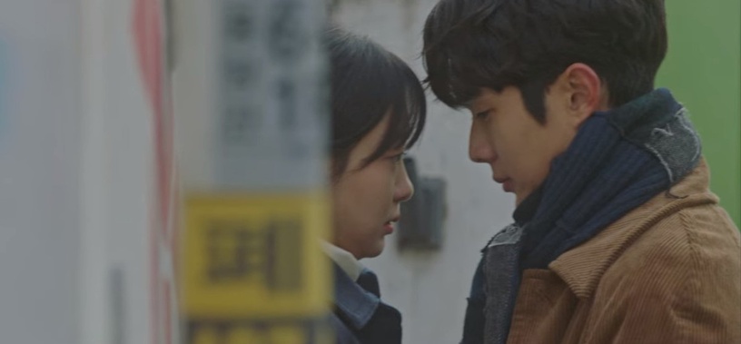 Netflix《那年,我們的夏天》崔宇植6個心動攻勢!霸氣壁咚&還約延秀回家喝紅棗茶?小雄終於「懂事」了