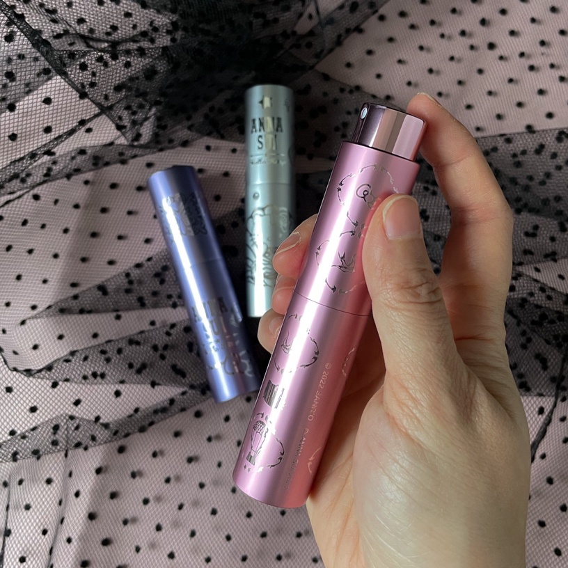 7-11集點活動「ANNA SUI x Hello Kitty 」限量隨身旋轉噴霧罐