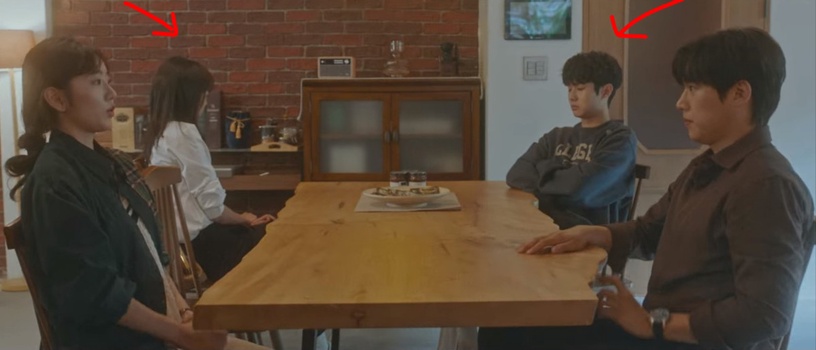 Netflix《那年,我們的夏天》前後呼應!狗狗這幕暗示小雄會離開?2次雨中吻,小雄都「走進延秀的心」