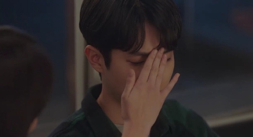 Netflix《那年,我們的夏天》前後呼應!狗狗這幕暗示小雄會離開?2次雨中吻,小雄都「走進延秀的心」