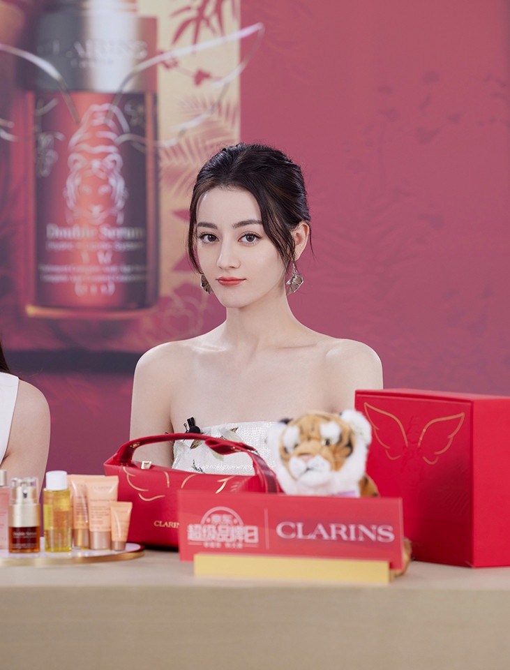 媒體眼中的好感明星1:迪麗熱巴 真誠又有梗,雖為頂流卻毫無架子
