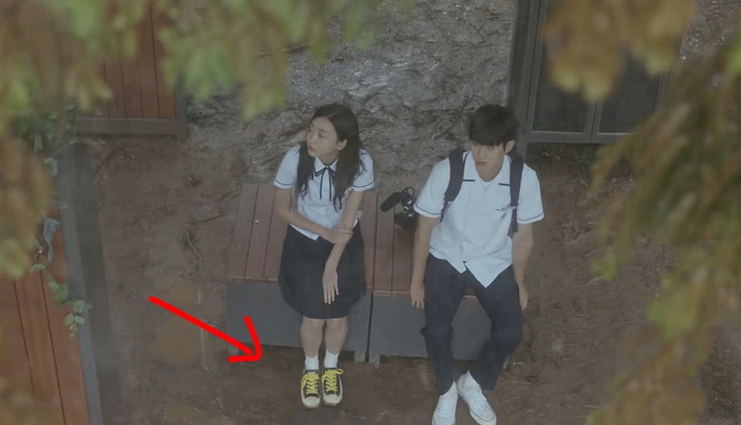 《那年我們》8個魔鬼細節!小雄筆名來自「梵谷」?雄延秀「鞋子不同色」藏超絕巧思!
