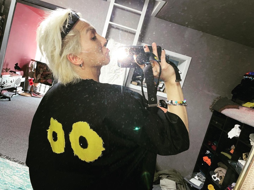 被偶像耽誤的攝影師——6位熱愛攝影的韓星,GOT7 JB辦過攝影展、BTS V夢想成為攝影師