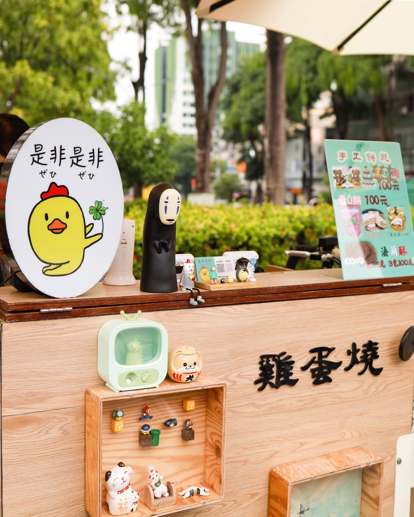 高雄有雞蛋糕串!高雄「是非是非雞蛋糕」成串的小雞超療癒,每日手作限量販售