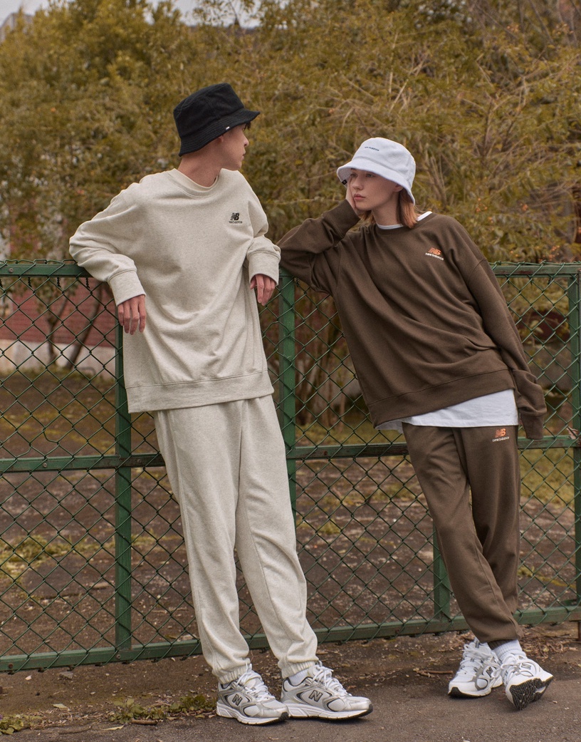 首度跨界合作!Pazzo X New Balance推出多款舒適時髦單品,NB408運動鞋獨家開賣!