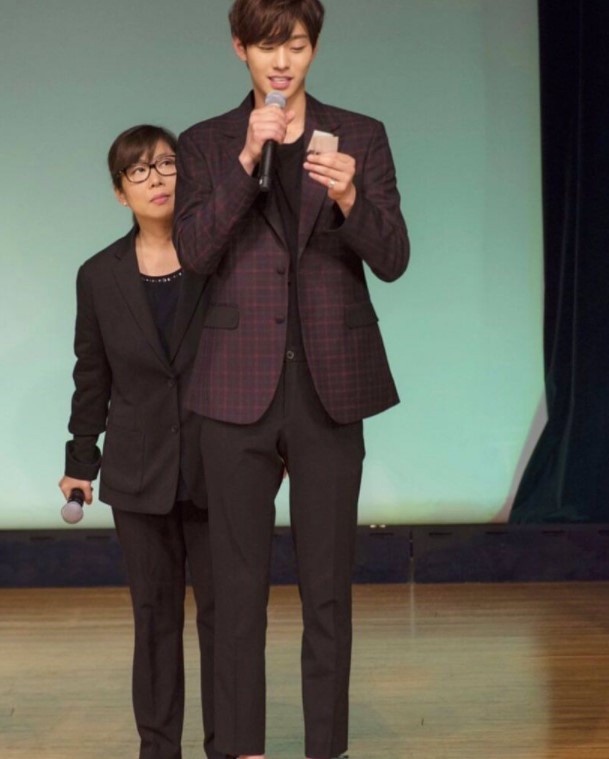 長太高!《二十五二十一》南柱赫187cm「頂到地鐵天花板」,《氣象廳的人們》宋江186比門高,李敏鎬真低調不了