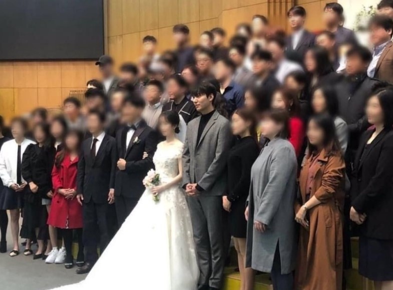 長太高!《二十五二十一》南柱赫187cm「頂到地鐵天花板」,《氣象廳的人們》宋江186比門高,李敏鎬真低調不了