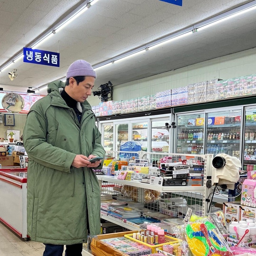 趙寅成驚喜開通IG!出道24年終於開IG,趙寅成首發兩篇IG貼文,曝光「逛超市」日常