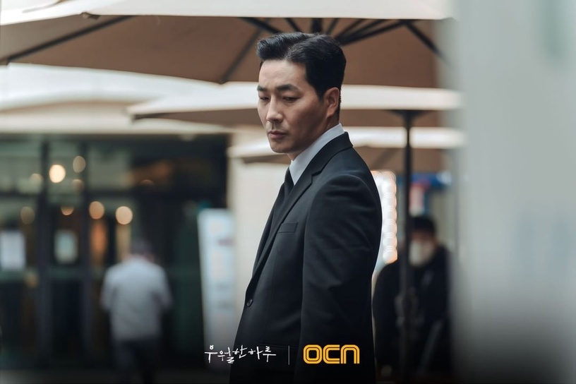OCN漫改驚悚劇《優越的一天》3月開播!晉久韓劇回歸,對抗河道權、李源根反派殺人魔
