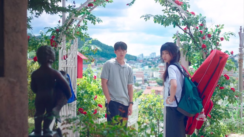 《二十五二十一》「黃玫瑰」暗示悲傷結局?6個彩蛋細節,導演早就透露「易辰愛希度」