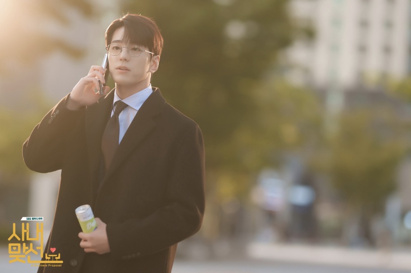 關於《社內相親》金旻奎的6件事!游泳選手出身、私下是貓奴,曾因超強唱功登熱搜!
