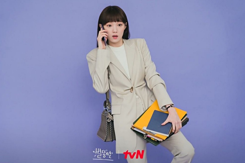 2022韓劇女主髮色範本!鄭秀晶巧克力棕、朴敏英蜂蜜茶棕絕美顯白,這款黃肌必染