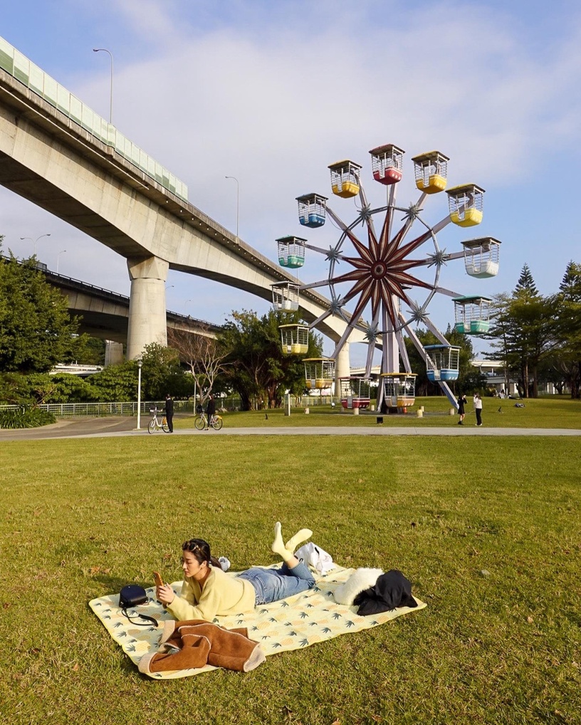 台北野餐地點推薦!山海美景一覽無遺、河畔美景踏青首選,快揪閨蜜台北野餐去!