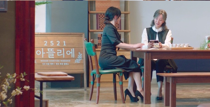 《二十五》「敏彩爸爸是易辰」5證據!希度家藏好多易辰東西,外婆生病才不記得女婿?