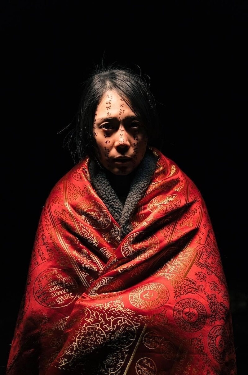 影史最恐怖國片!《咒》五大看點,改編真實事件「餵糞喝尿」超邪門,沒有鬼卻嚇爆全場
