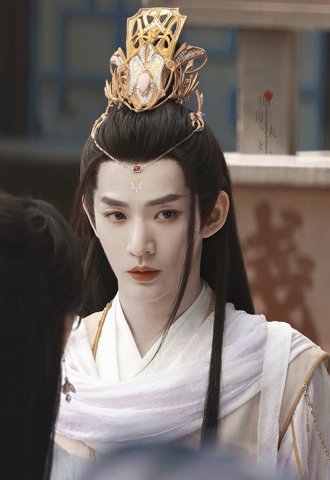網議「不紅沒天理的古裝神顏」男星1:鄧為 待播古裝《重紫》《長月燼明》《鄧為》