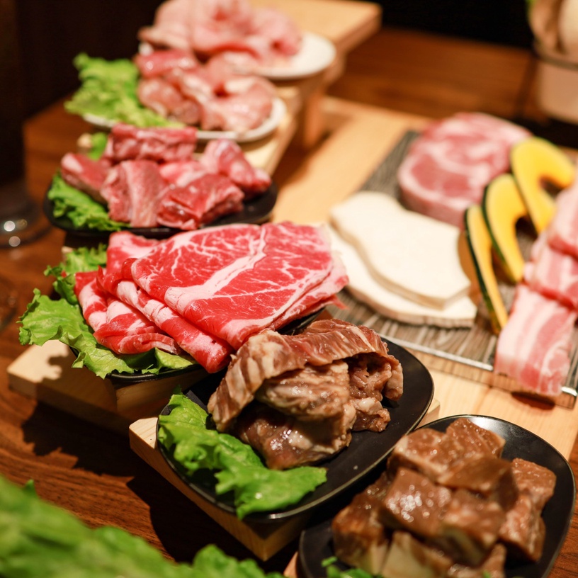 百元吃日本和牛!韓國直火燒肉「姜滿堂」OREO起司冰沙、40公分超長烤肉吃過癮