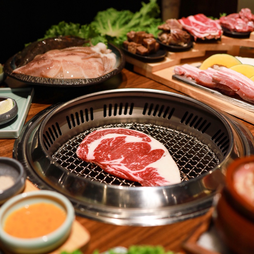 百元吃日本和牛!韓國直火燒肉「姜滿堂」OREO起司冰沙、40公分超長烤肉吃過癮
