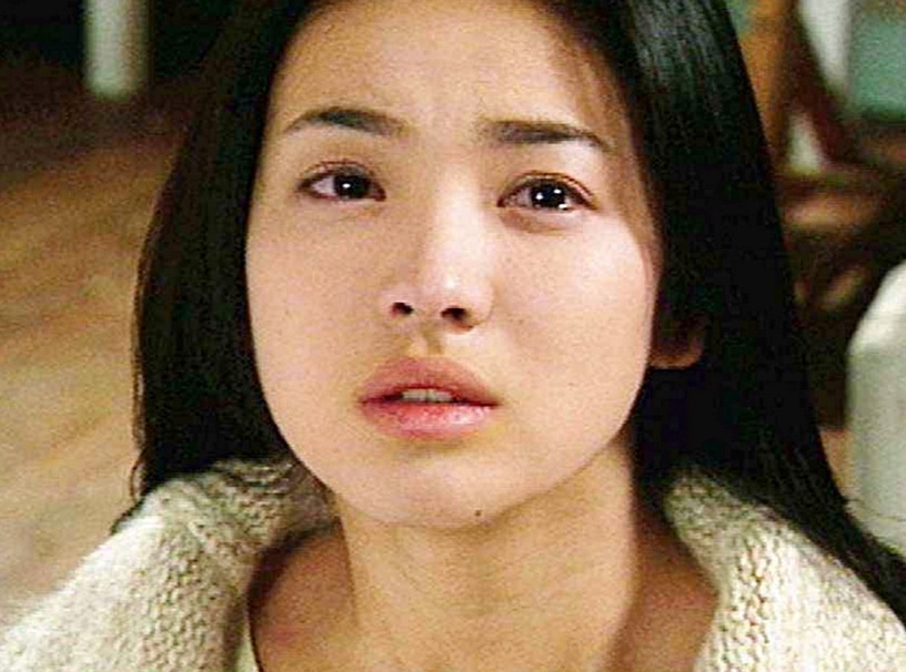 新婚孫藝珍美貌太絕!韓網熱議永遠的「白月光」韓星,金泰希、全智賢美貌成為傳說