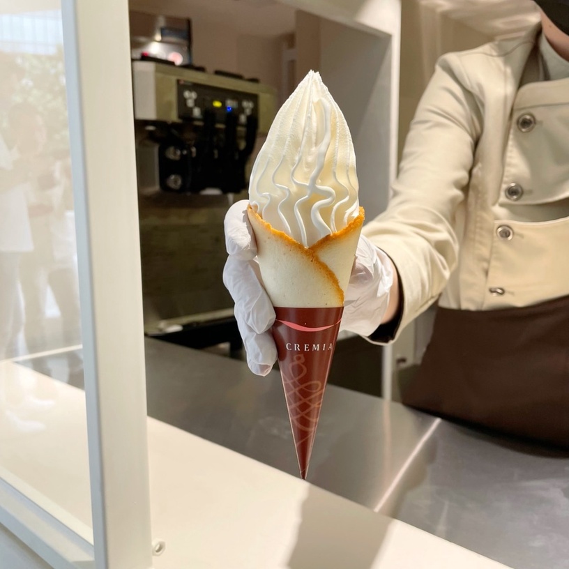 Cremia冰淇淋插旗信義區!Cremia冰淇淋二店開幕,純白店面美翻,冰淇淋套餐再享8折!