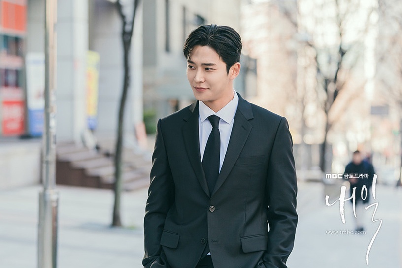 Netflix《還有明天》首播收視達10%!路雲&金喜善聯手挽救輕生者,陰間使者顏值太高