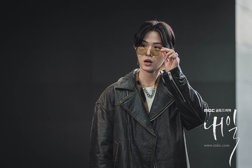 Netflix《還有明天》首播收視達10%!路雲&金喜善聯手挽救輕生者,陰間使者顏值太高
