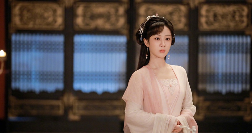 2022古裝仙俠劇女主造型2:楊紫 飾演《沉香如屑》顏淡