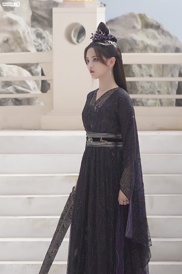 2022古裝仙俠劇女主造型3:楊超越 飾演《重紫》重紫