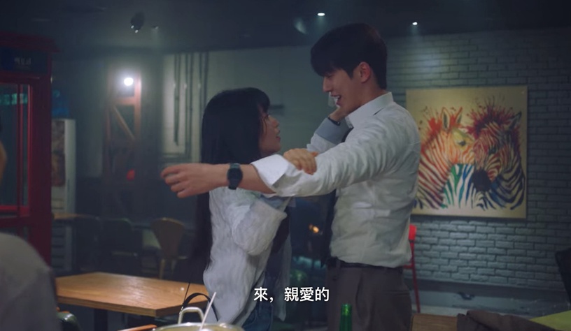 《二十五》8個即興演出!腋下撕裂傷、白易辰轉陽傘&塞包子都是即興,智雄這幕效果超好