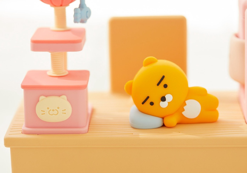 Kakao Friend 推出「萊恩三合一充電座」,手機、Airpods、Apple Watch充電一次搞定!