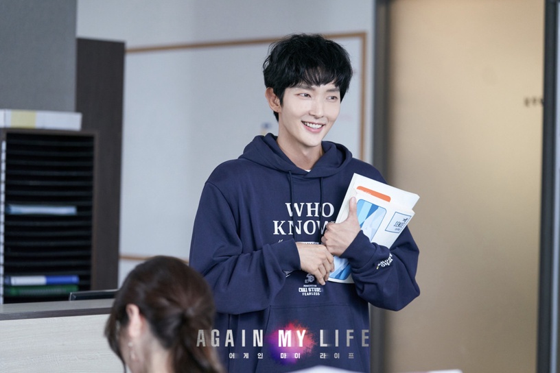 近期開播韓劇評價!李準基《Again My Life》爽度高、《我們的藍調》首播收視刷新紀錄