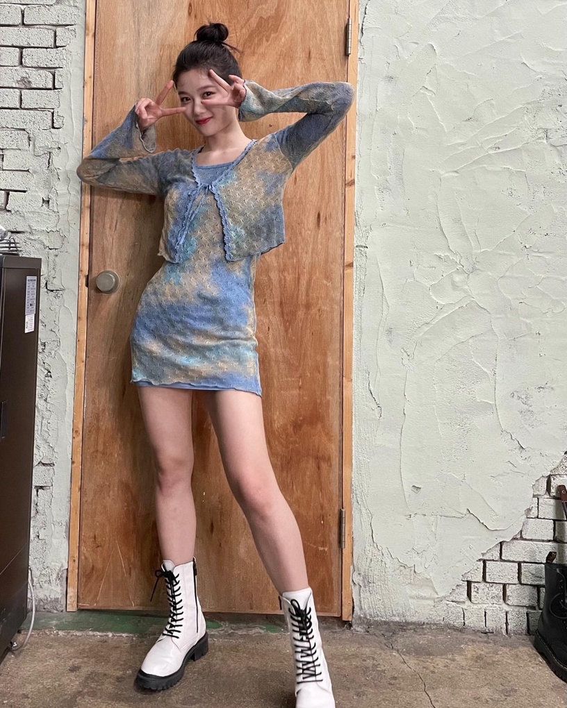 金泰梨新畫報露超細美腿!韓星意想不到的好身材,金多美腰細不科學、金裕貞身材大升級