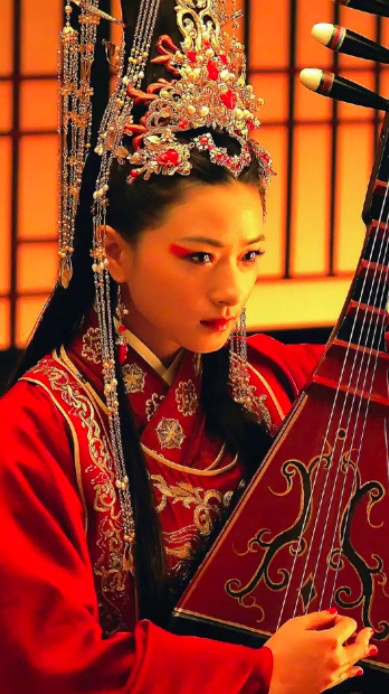 網評古裝劇十大經典「瘋批惡女」7:萬茜 飾演《海上牧雲記》南枯月漓