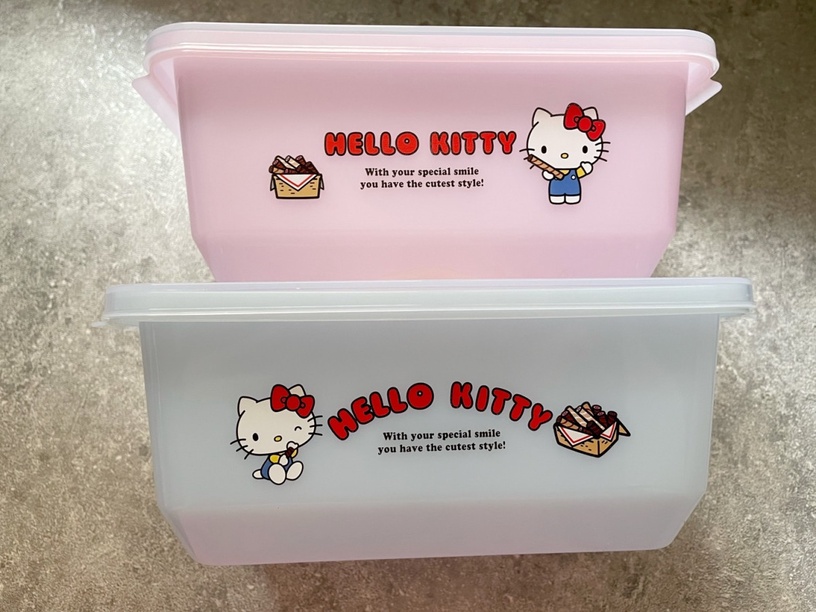 Hello Kitty粉絲快收!小瓜呆XKitty微波保鮮盒期間限定開賣,粉紅、粉藍二色都想收!