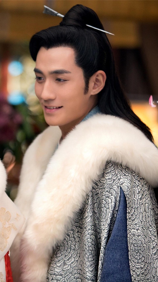 古裝劇男星穿「貂皮大衣」8:朱一龍 飾演《花謝花飛花滿天》花無謝