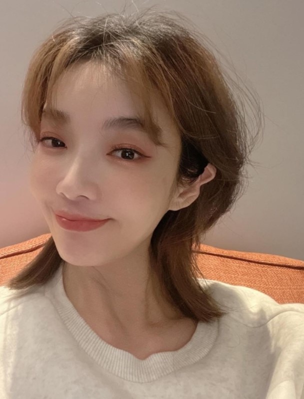 完全看不出年紀台灣女星!蔡淑臻驚呆眾人、李佳穎神級童顏、51歲的她太狂!