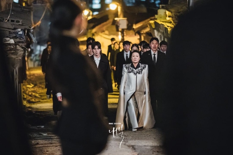 網議《還有明天》最愛場面!軍人&寵物篇、「佶戀」前世虐戀,主演群選「這幕」最經典
