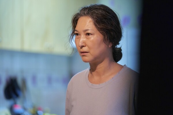 《出走日記》演員介紹!「廉爸」演過《雲畫的月光》,「曹大姐」竟是《上流戰爭》的她