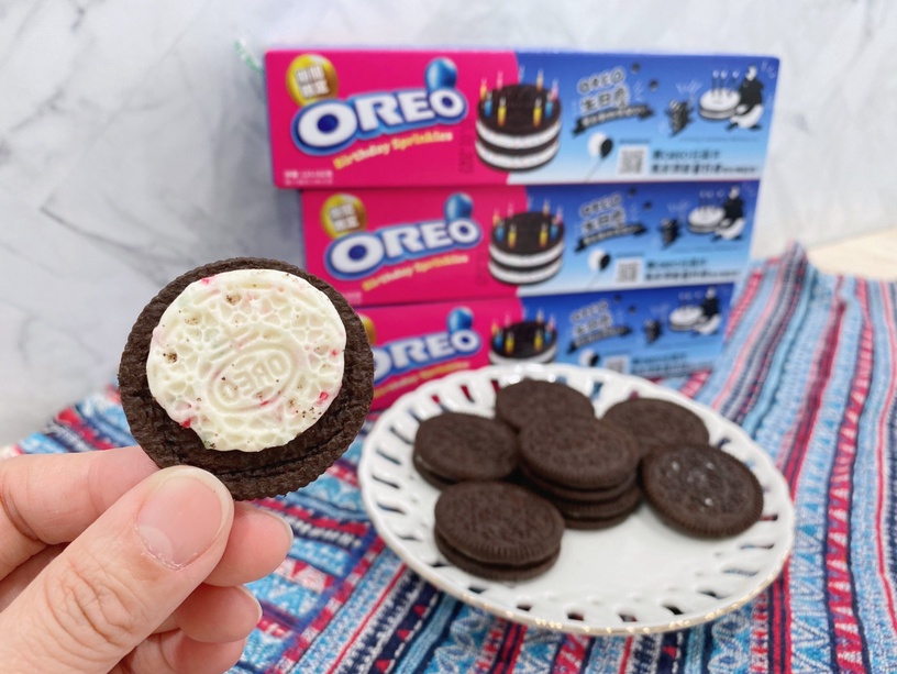 7-11必吃OREO新品!7-11獨家「OREO脆脆雪糕」雙層美味0元開吃,再推限定OREO繽紛餅乾