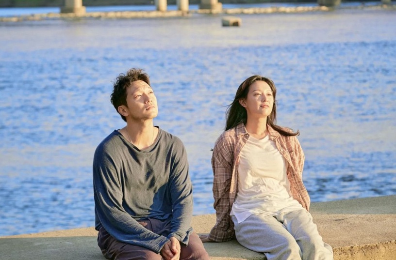 《我的出走日記》「床戲」花絮公開!孫錫久眼神太撩,金智媛瘋狂甜笑!花絮比正片還甜